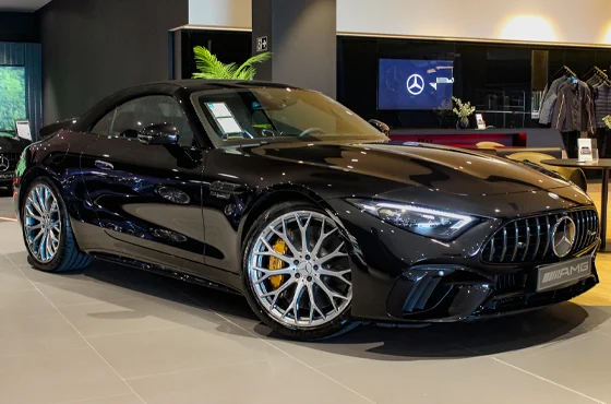 Homenageando a tradição da família SL com um novo conceito de esportividade, o Mercedes-AMG SL 63 S E PERFORMANCE é um carro único e inovador. Descubra mais!
