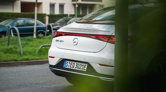 Dirija o futuro hoje: conheça os elétricos Mercedes-Benz