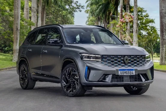 Koleos full hybrid E-Tech chega em versão única