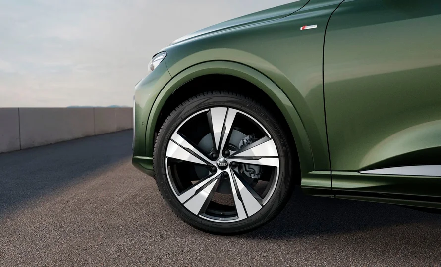 foto890_audi-q5-sportback-galeria-6.webp.webp?v=1761575387?v=1761575569?v=1761575781 foto890_audi-q5-sportback-galeria-6.webp.webp?v=1761575387?v=1761575569?v=1761575781