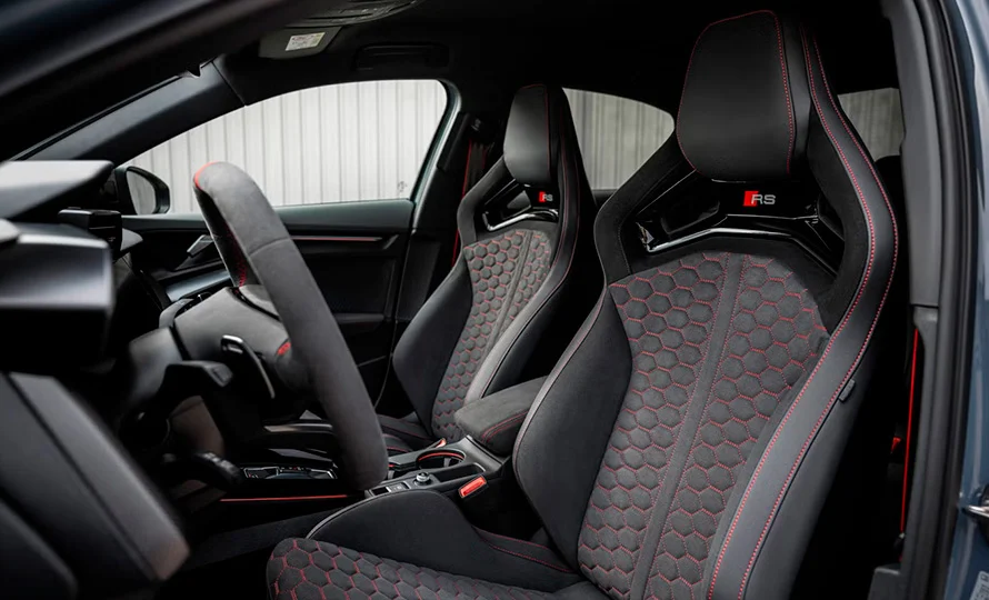 foto890_audi-rs3-destaques-conteudo%20%2817%29.webp.webp?v=1770651814?v=1771253844