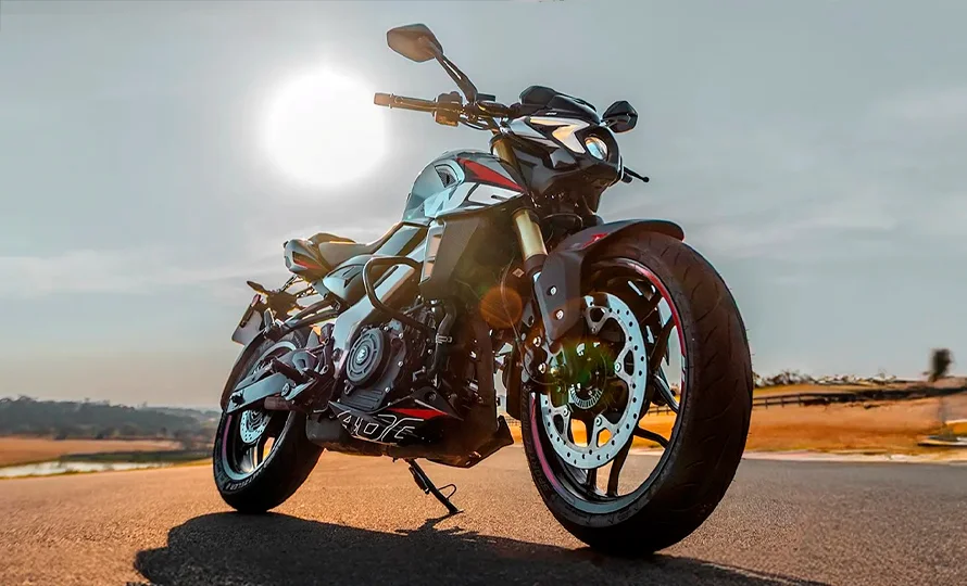 foto890_bajaj-dominar-ns400z-conteudo-1.webp.webp?v=1760986765