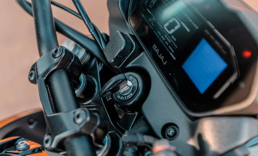 foto890_bajaj-dominar-ns400z-conteudo-5.webp.webp?v=1760986765