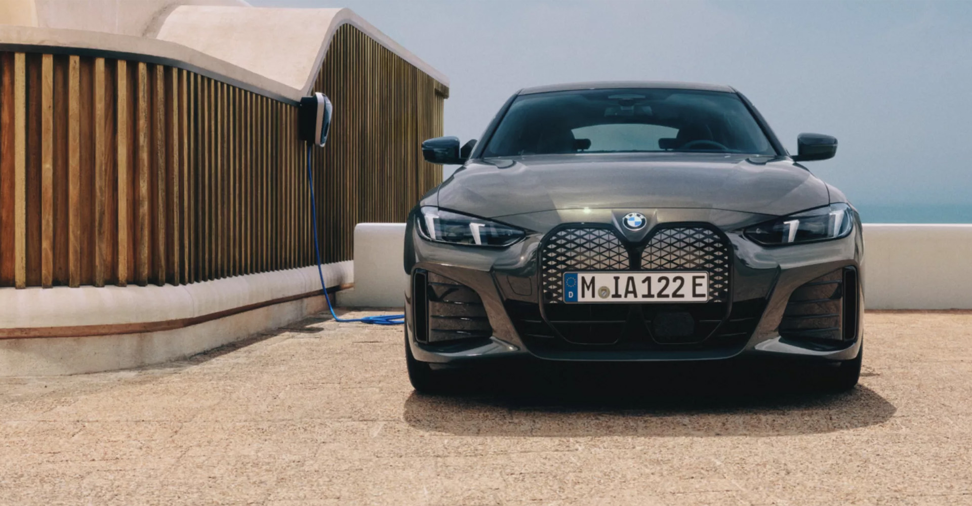 desk-bmw-i4.jpg?v=1760641126?v=1760641476?v=1760641515