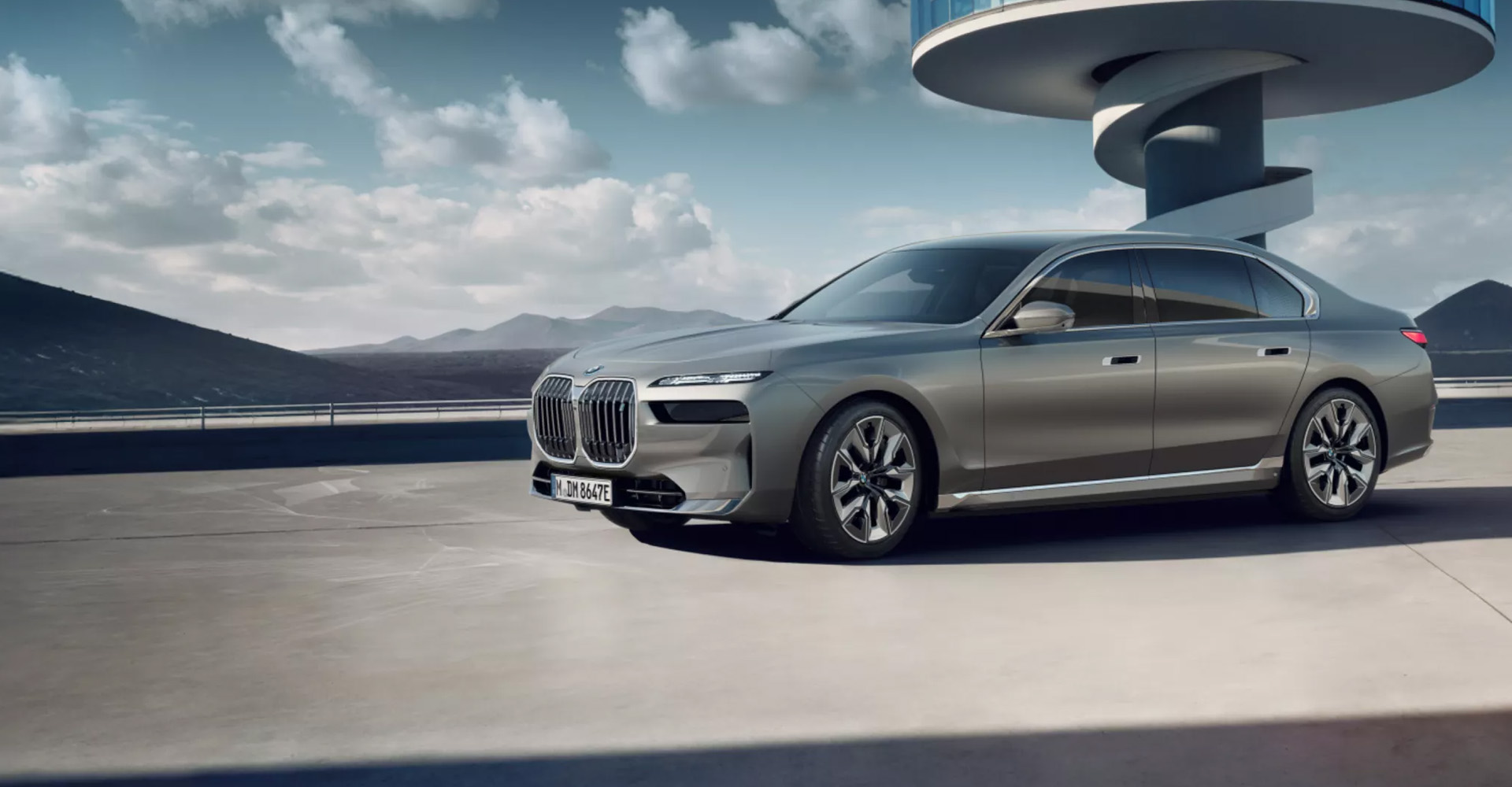 desk-bmw-i7.jpg?v=1760638108?v=1760638454?v=1760638649?v=1760638700?v=1760640505?v=1760640663