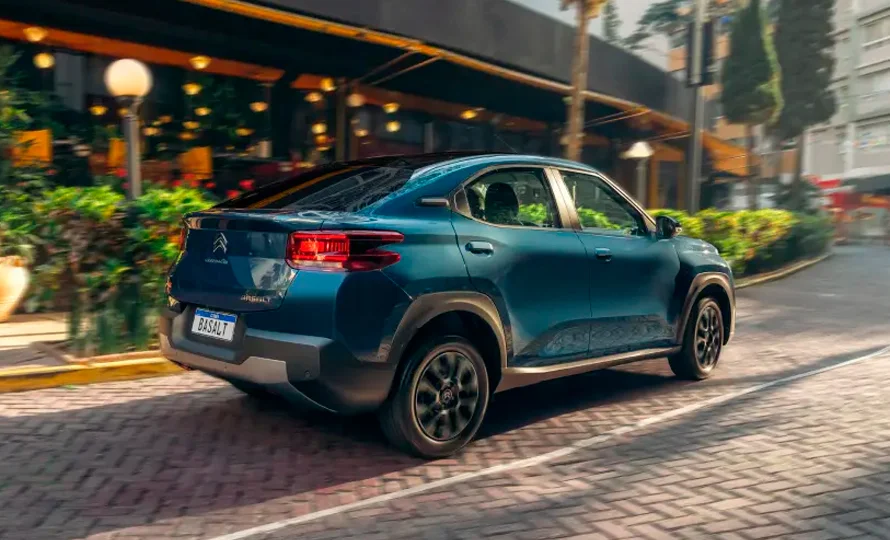 foto890_citroen-basalt-conteudo-performance.webp.webp?v=1757014204?v=1757014671?v=1757014692?v=1757015312?v=1757524629?v=1757525610