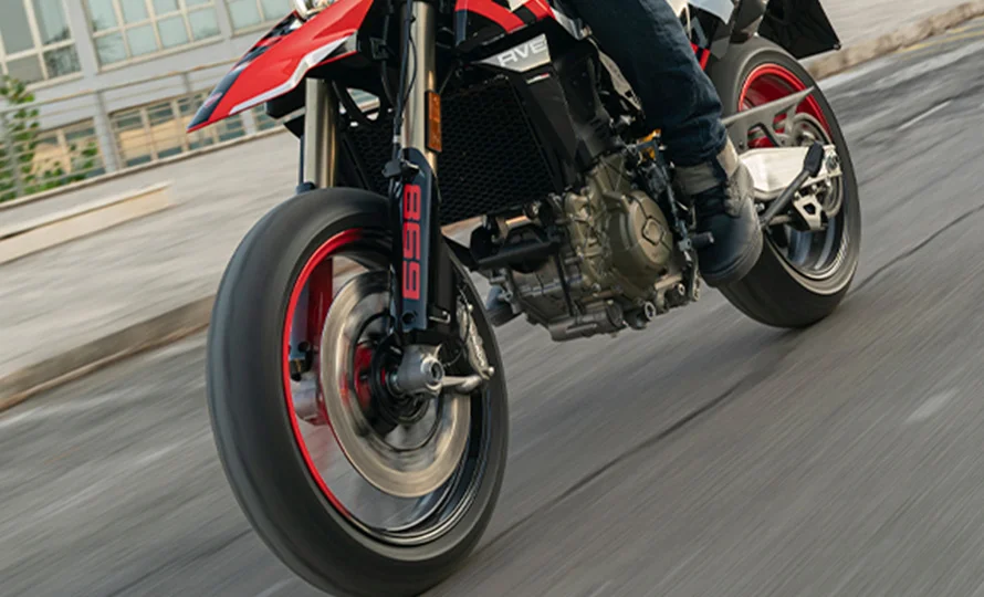 Ducati-Hypermotard-Mono-DWP24-Overview-carouse-imgtxt-677x740-02