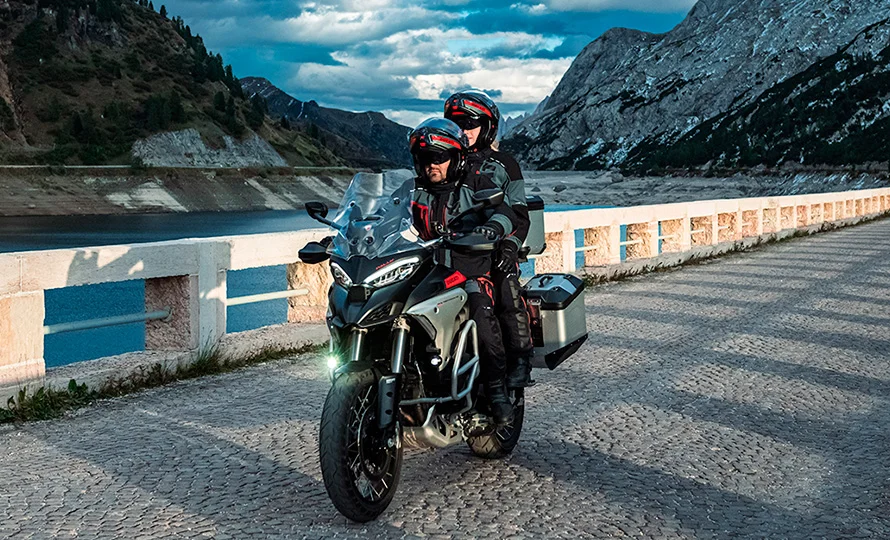 Ducati-Multistrada-V4-Rally-overview-carousel-imgtxt-full-1080x740-01
