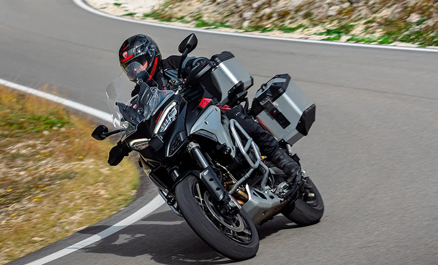 Ducati-Multistrada-V4-Rally-overview-carousel-imgtxt-full-1080x740-02