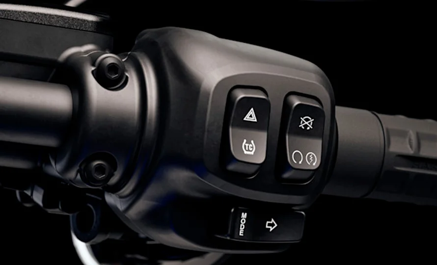 foto890_harleydavidson-lowriders-conteudo-destaques%20%282%29.webp.webp?v=1771527458?v=1771527552