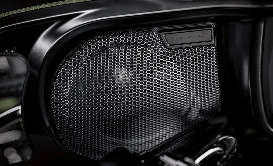 foto890_harleydavidson-streetglidelimited-conteudo-desempenho%20%283%29.webp.webp?v=1771863004