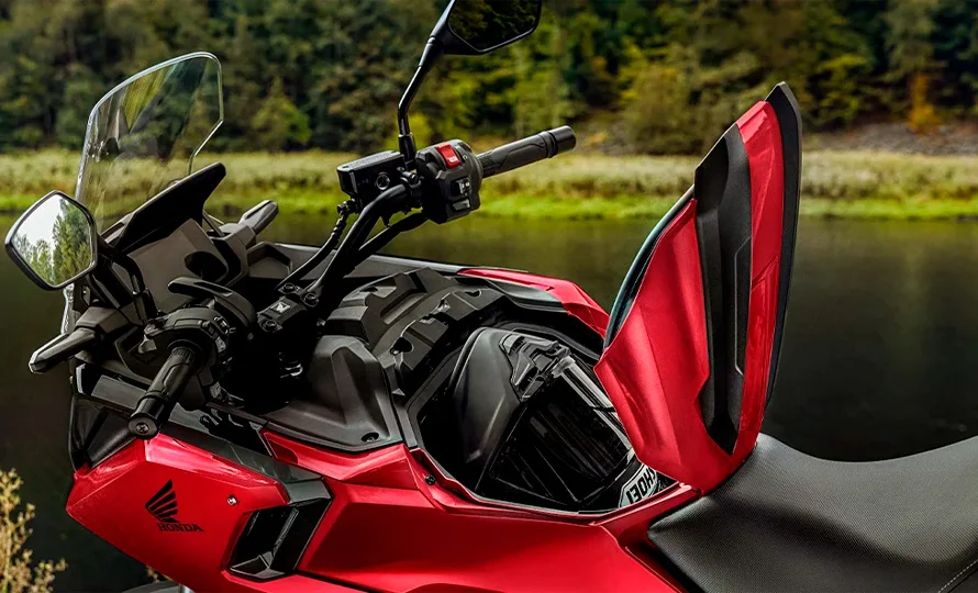 foto890_honda-nc750x-destaques-conteudo%20%282%29.webp.webp?v=1760726933