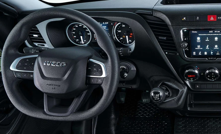 foto890_iveco-daily-cabine-conteudo-11.webp.webp?v=1763058230