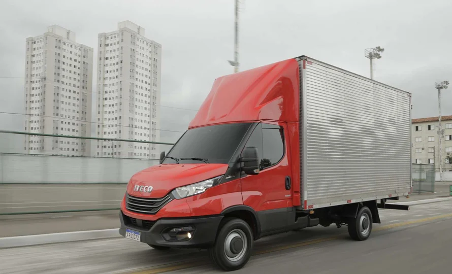 foto890_iveco-daily-cabine-conteudo-12.webp.webp?v=1763058230