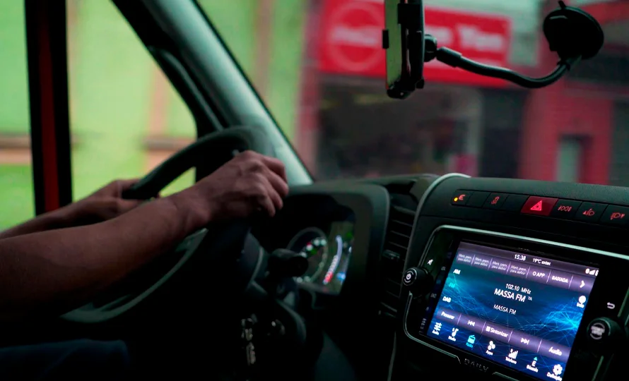 foto890_iveco-daily-cabine-conteudo-14.webp.webp?v=1763058230