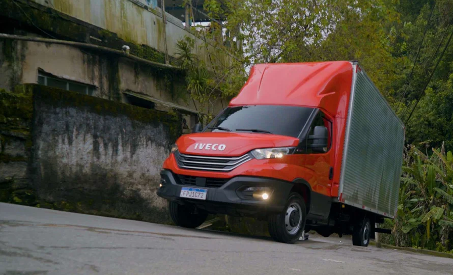 foto890_iveco-daily-cabine-conteudo-6.webp.webp?v=1763058230