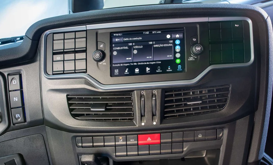 foto890_iveco-sway4x2-conteudo-8.webp.webp?v=1763387224