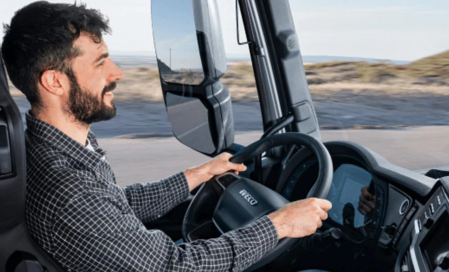 foto890_iveco-s-way-ng-conteudo-11.webp.webp?v=1763402470