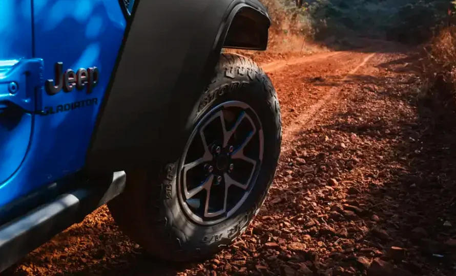 foto890_jeep-gladiator-conteudo-8.webp.webp?v=1762537300?v=1762537346?v=1762537391?v=1762537441?v=1762537494?v=1762537542?v=1762537640?v=1762538118?v=1762538237?v=1762