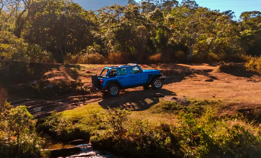 foto890_jeep-wrangler-conteudo-offroad-1.webp.webp?v=1756212588?v=1756212805?v=1756213533?v=1756214306?v=1756214868 foto890_jeep-wrangler-conteudo-offroad-1.webp.webp?v=1756212588?v=1756212805?v=1756213533?v=1756214306?v=1756214868