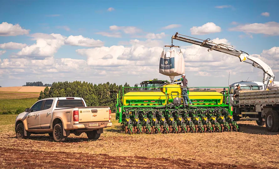 foto890_johndeere-plantadeira1200-destaques-conteudo%20%284%29.webp foto890_johndeere-plantadeira1200-destaques-conteudo%20%284%29.webp