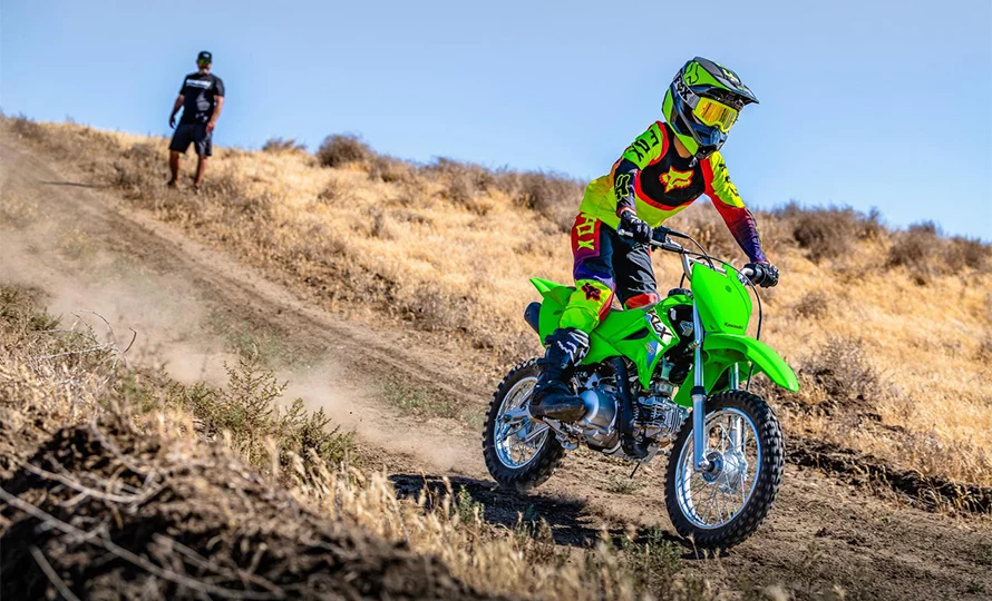 foto890_kawasaki-klx110r-recursos-conteudo%20%2811%29.webp.webp?v=1764510807?v=1765552165?v=1767813174