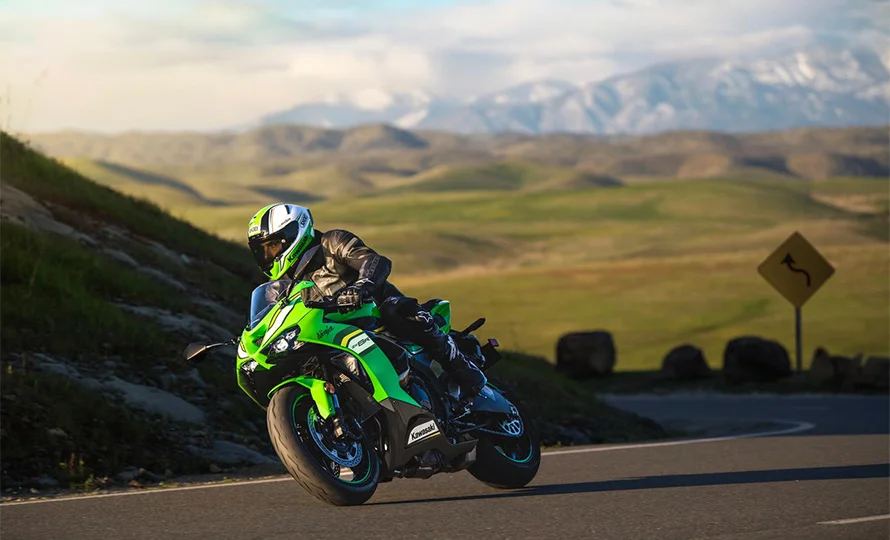 foto890_kawasaki-ninjazx6r-recursos-conteudo%20%282%29.webp.webp?v=1764265159?v=1764265745?v=1765546448?v=1767810288