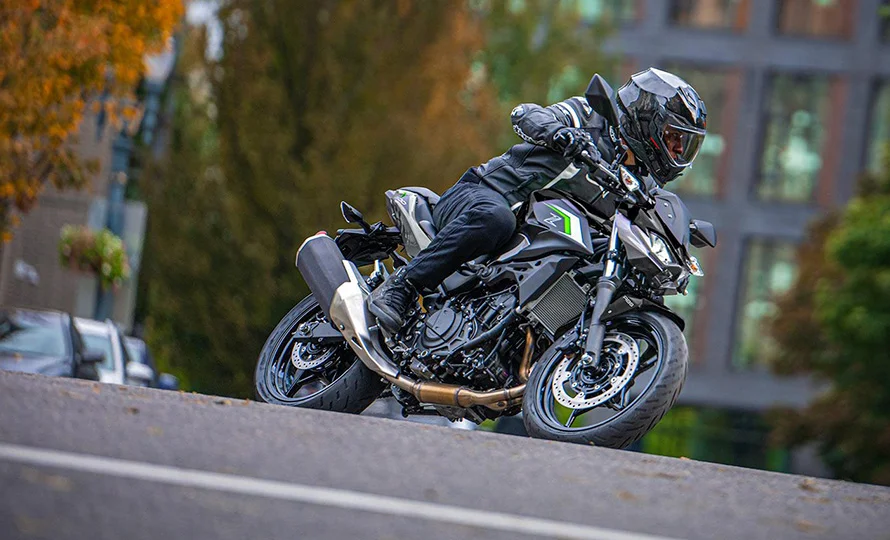 foto890_kawasaki-z500se-recursos-conteudo%20%286%29.webp.webp?v=1764076050?v=1764505797?v=1765564792?v=1767815222