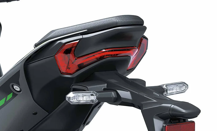 foto890_kawasaki-z900se-recursos-conteudo%20%2811%29.webp.webp?v=1764080147?v=1764080953?v=1764506384?v=1765564798?v=1765650235?v=1767815270