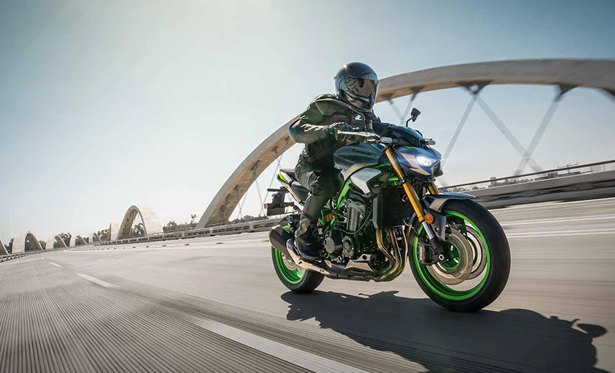 foto890_kawasaki-z900se-recursos-conteudo%20%2814%29.webp.webp?v=1764080147?v=1764080953?v=1764506384?v=1765564798?v=1765650235?v=1767815270