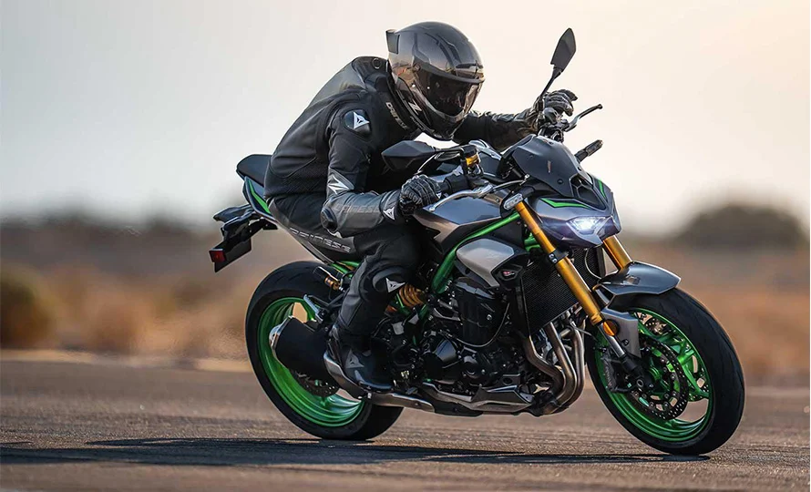 foto890_kawasaki-z900se-recursos-conteudo%20%283%29.webp.webp?v=1764080147?v=1764080953?v=1764506384?v=1765564798?v=1765650235?v=1767815270