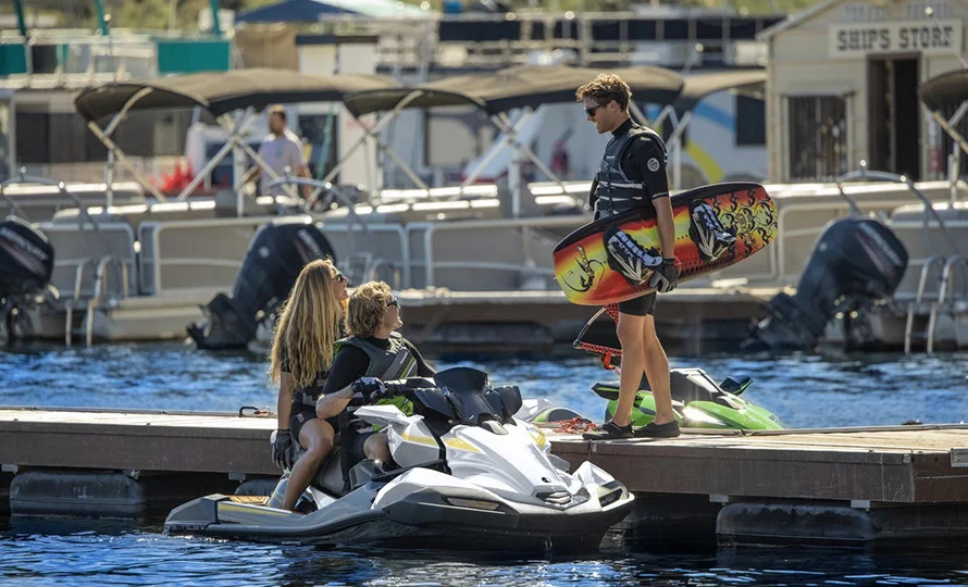 foto890_kawasaki-jetski-ultra-160lx-conteudo-destaques-08.webp.webp?v=1773672436