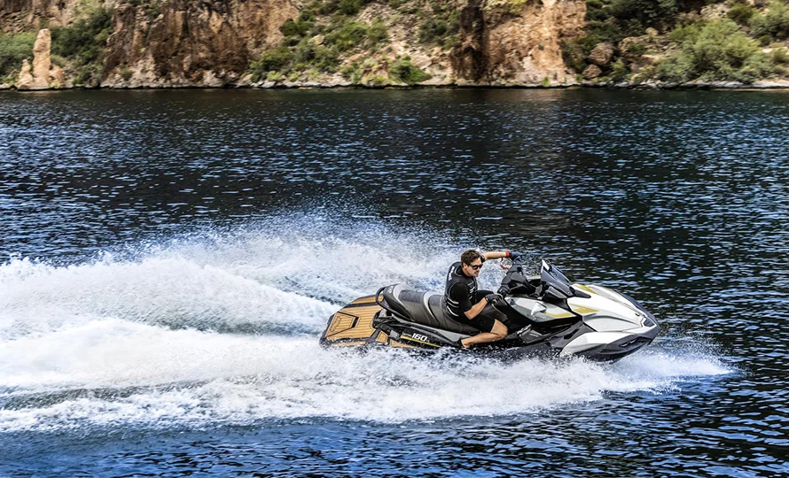 foto890_kawasaki-jetski-ultra-160lx-conteudo-destaques-12.webp.webp?v=1773672436