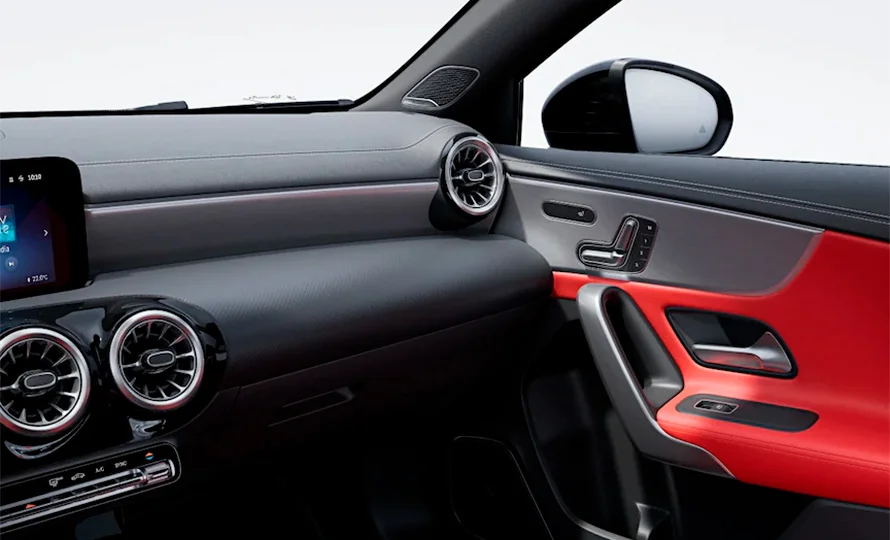 foto890_mercedes-a45-interior-conteudo%20%281%29-1.webp.webp?v=1768421919?v=1768422276?v=1768424558