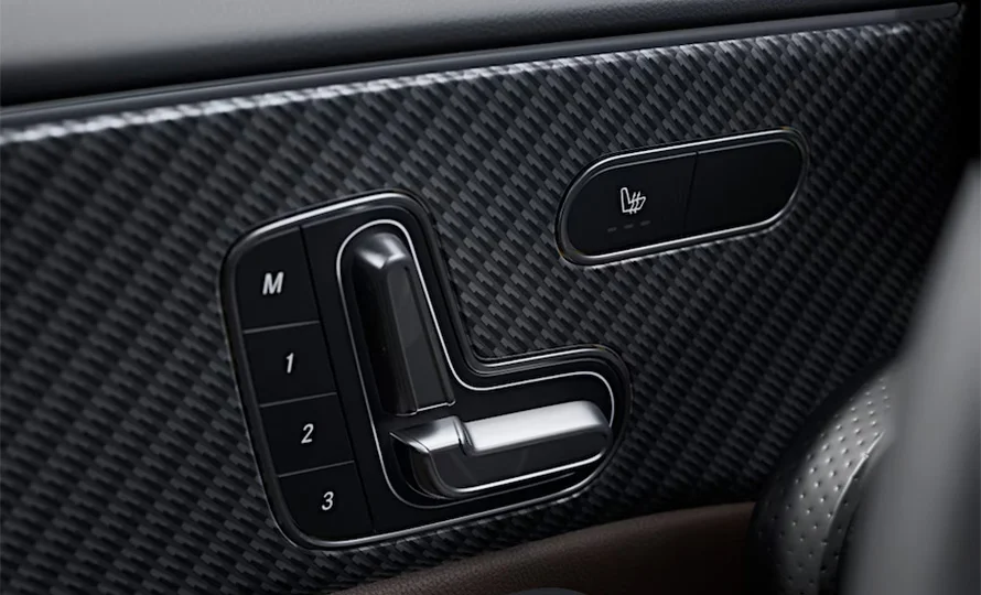 foto890_mercedes-a45-interior-conteudo%20%282%29.webp.webp?v=1768421919?v=1768422276?v=1768424558