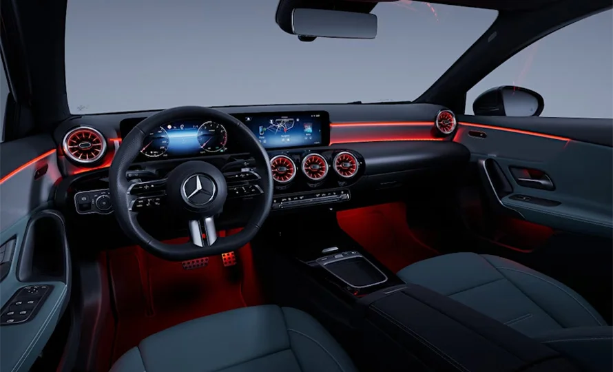 foto890_mercedes-a45-interior-conteudo%20%284%29.webp.webp?v=1768424558