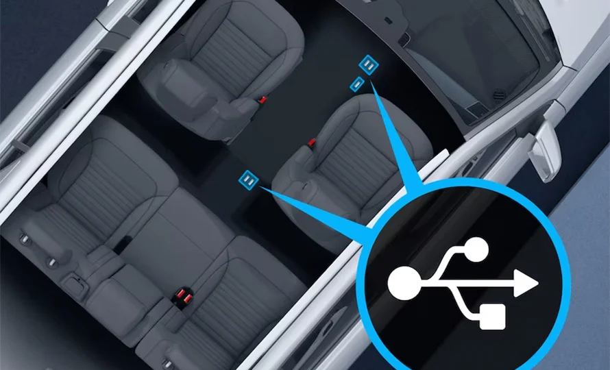 foto890_mercedes-a45-multimida-conteudo%20%281%29.webp.webp?v=1768424558