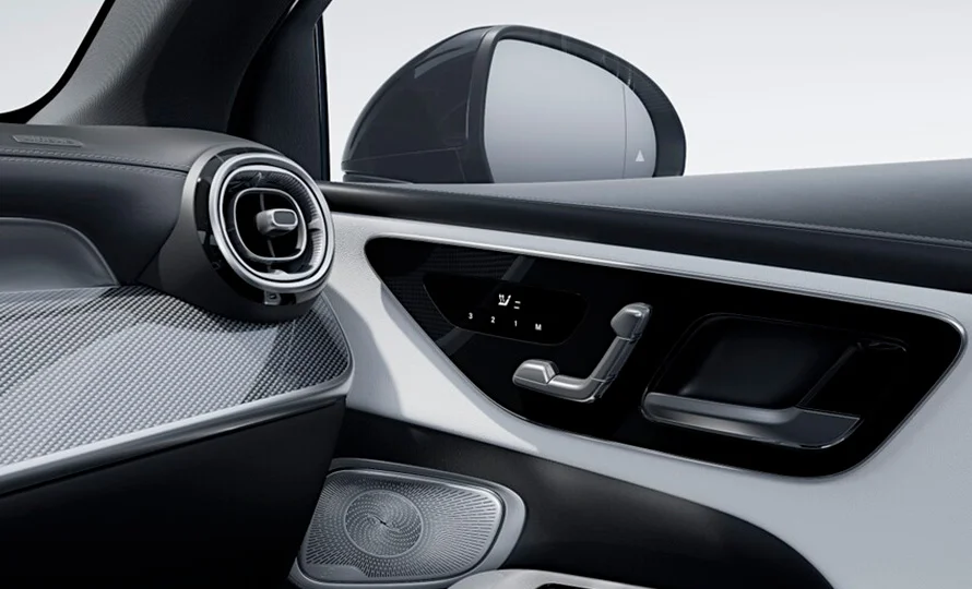 foto890_mercedes-amg-glc63-seperformance-interior-conteudo%20%286%29.webp.webp?v=1768416783?v=1768419946