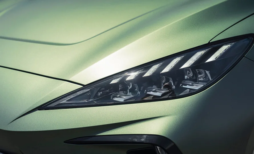 foto890_mg-motor-mg4-conteudo-4.webp.webp?v=1764342399