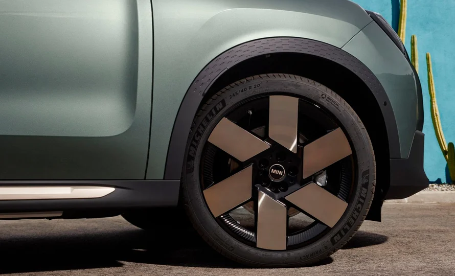 foto890_mini-countryman-conteudo-04.webp.webp?v=1763040558