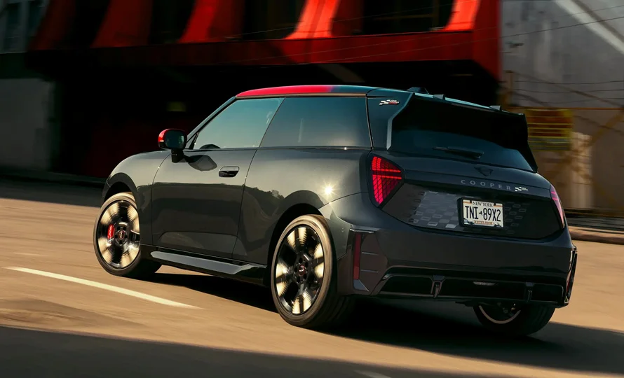 foto890_mini-cooper-jcw-galeria-2.webp.webp?v=1762517925?v=1762519159