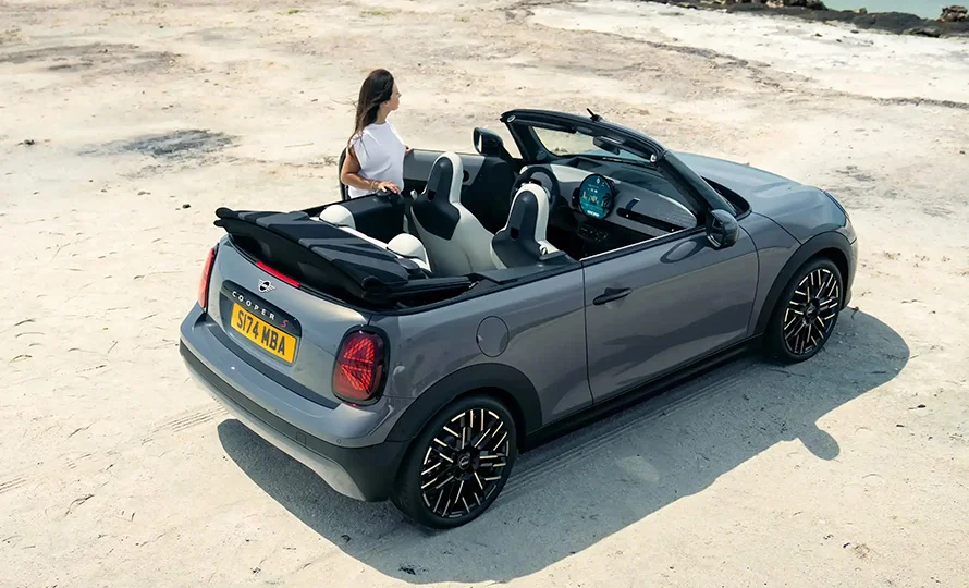 foto890_Mini-coopercabrio-design-conteudo%20%283%29.webp.webp?v=1757522230?v=1761674218 foto890_Mini-coopercabrio-design-conteudo%20%283%29.webp.webp?v=1757522230?v=1761674218