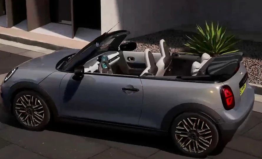 foto890_Mini-coopercabrio-experienciadigital-conteudo%20%287%29.webp.webp?v=1757514191?v=1757514757?v=1757522230?v=1761674218 foto890_Mini-coopercabrio-experienciadigital-conteudo%20%287%29.webp.webp?v=1757514191?v=1757514757?v=1757522230?v=1761674218