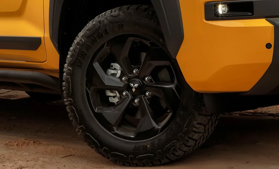 foto890_mitsubishi-triton-savana-design-conteudo%20%284%29.webp.webp?v=1765540167?v=1765542100?v=1765543282?v=1765544449