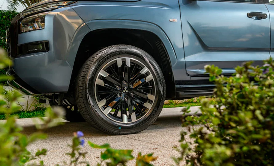 foto890_mitsubishi-triton-tarmac-desing-conteudo%20%284%29.webp.webp?v=1756737684?v=1756738697?v=1756740751?v=1756746391?v=1756747737 foto890_mitsubishi-triton-tarmac-desing-conteudo%20%284%29.webp.webp?v=1756737684?v=1756738697?v=1756740751?v=1756746391?v=1756747737