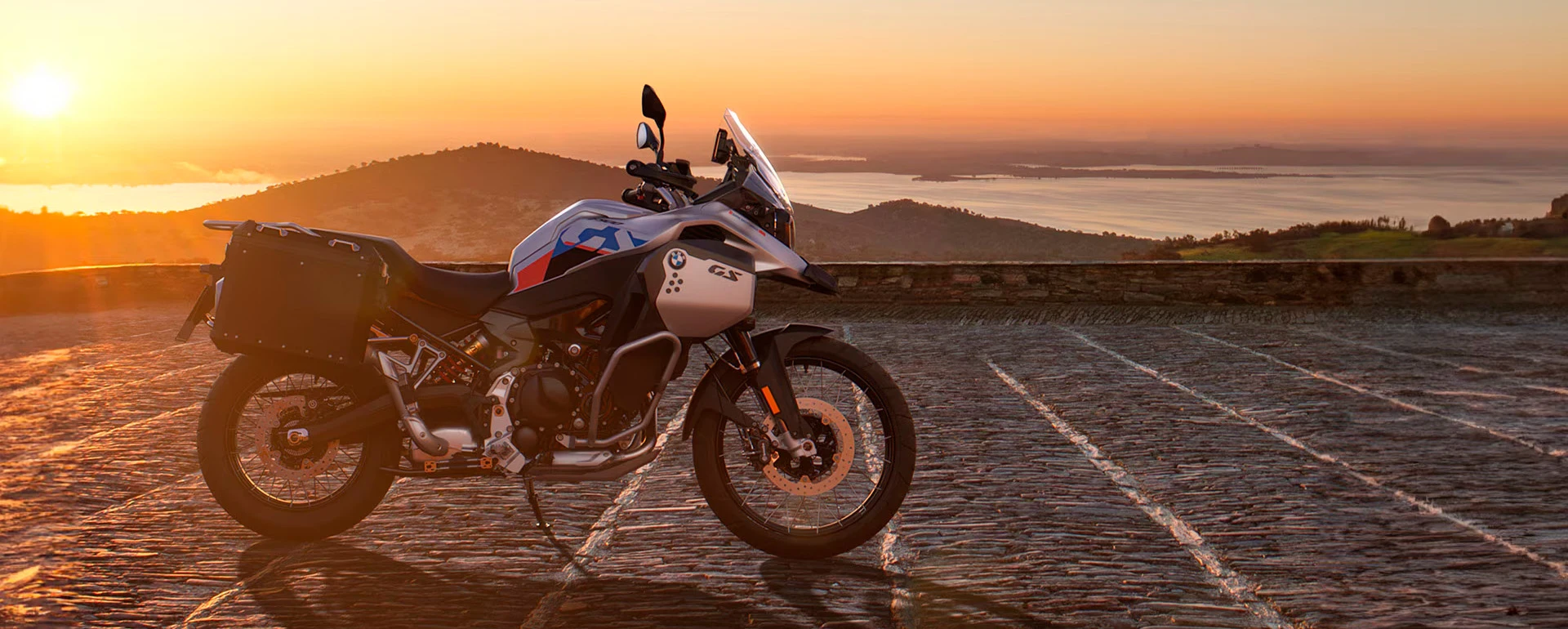 banner_desktop_motorrad-f900gsadventure-banner-desktop.webp.webp?v=1772134549?v=1772134762?v=1774032597