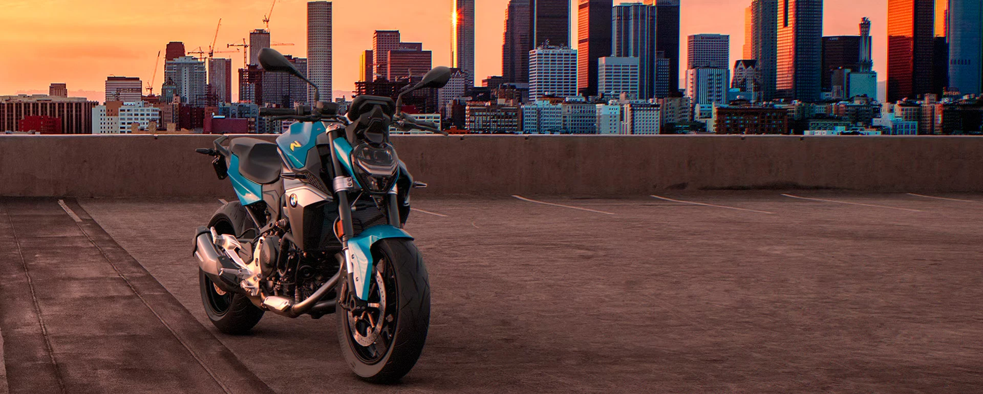 banner_desktop_motorrad-f900r-banner-desktop.webp.webp?v=1772186697