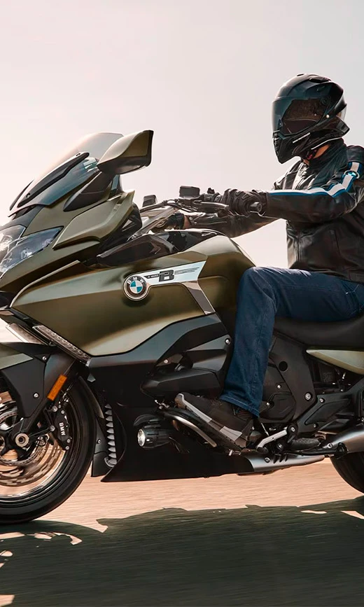 banner_mobile_motorrad-k1600b-1.webp.webp?v=1772199513