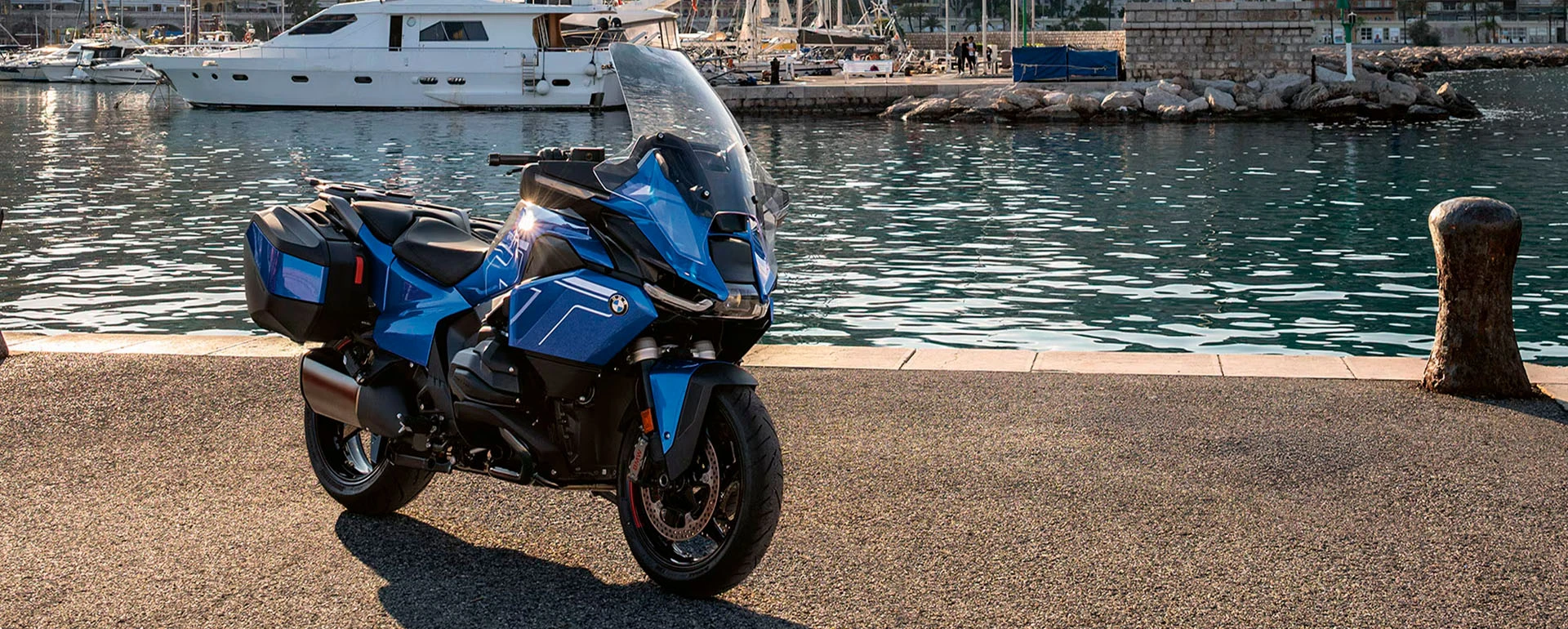 banner_desktop_motorrad-r1300rt-banner-desktop-1.webp.webp?v=1774960591?v=1774961374