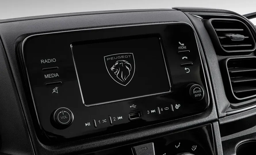 foto890_peugeot-boxer-conteudo-tecnologia-2.webp.webp?v=1754311983?v=1754312533?v=1754317206?v=1754317278?v=1754319154?v=1754327885?v=1754328175?v=1754328343?v=1754330040